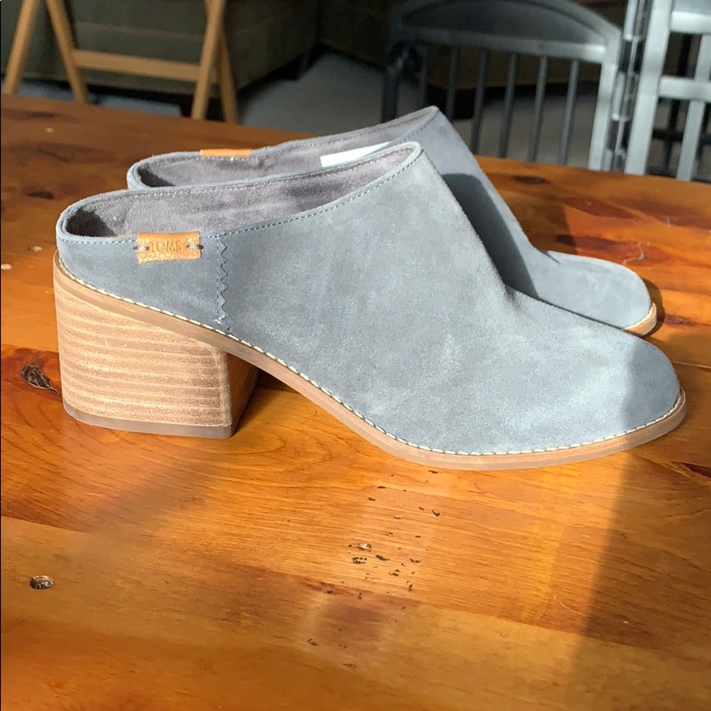 Tom’s backless booties - Picture 2 of 8